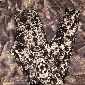 Like new Abstract GymShark leggings